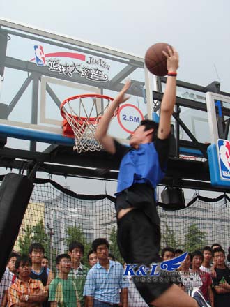 偏上的