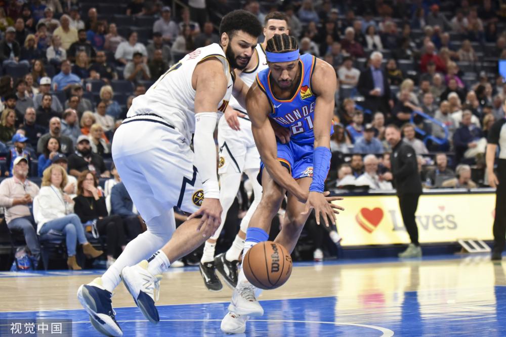 置至少一名 置至少一名